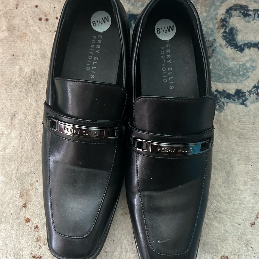Perry Ellis Black Leather Loafers with Penny Strap